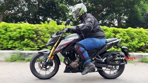 Everything is super according to the price. . . Honda CB300F Bike - Review