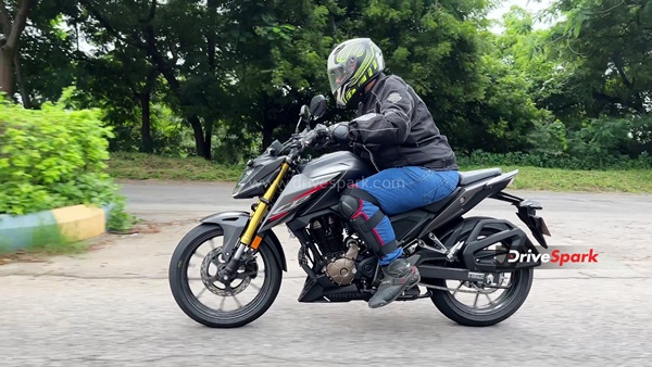 Everything is super according to the price. . . Honda CB300F Bike - Review