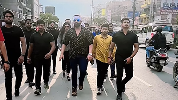 நடு ரோட்ல அமர்ந்து குடிக்கலாமா?.. அப்படி செய்த ஒரு இளைஞர் இப்போ என்ன நிலைமையில் இருக்காரு தெரியுமா?