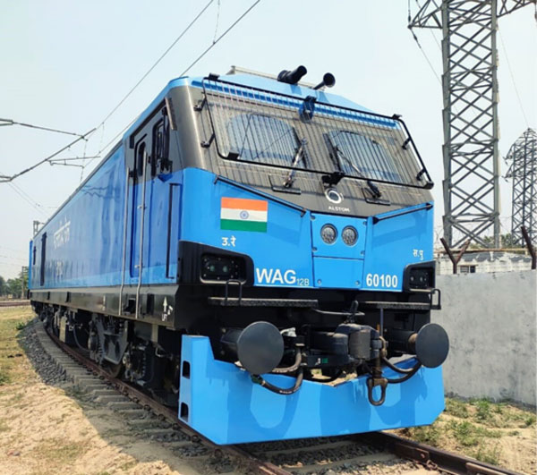 60 லட்சம் கிலோ எடையை இழுத்து கொ ண்டு 120 கி . மீ வேகத்தில் செல்லும் ரயிலை பற்றி கேள்வி பட்டு ள்ளீர்களா