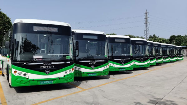 எம்ஜிஆர் மாதிரி இந்த தப்பை நீங்க கார் ஓட்டும் போது 3 தடவை தான் பண்ணனும் , 4 தடவை பண்ணா அப்புறம் நடக்கிற கதையே வேற . . .