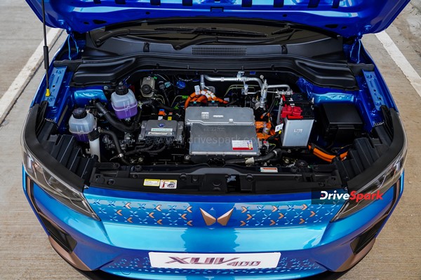 ரேஞ்ச் மட்டுமல்ல எல்லாமே சூப்பர் . . . மஹிந்திரா எக்ஸ்யூவி 400 காரின் ரிவியூ இதோ . . .