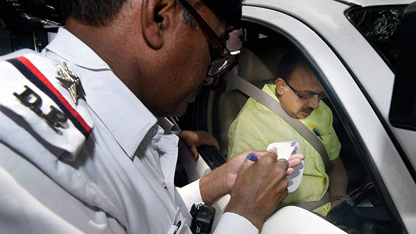 டார்கெட் பண்ணீட்டாங்க... இனி வண்டிக்கு இது இல்லேனா அவ்ளோதான்... அதிரடி உத்தரவால் வாகன ஓட்டிகள் கலக்கம்!