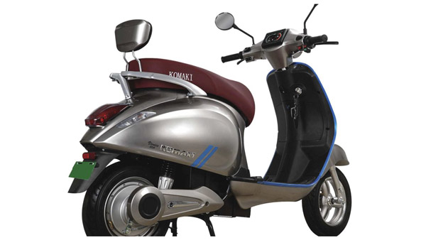 ஒவ்வொரு சார்ஜுக்கும் 1.8 முதல் 2 யூனிட்டுகள் வரை மட்டுமே செலவாகும்... சூப்பரான கோமகி வெனிஸ் ஈகோ எலெக்ட்ரிக் ஸ்கூட்டர் அறிமுகம்!