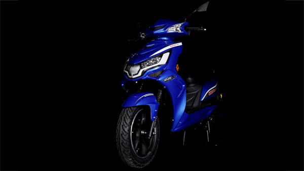 ஒவ்வொரு சார்ஜுக்கும் 1.8 முதல் 2 யூனிட்டுகள் வரை மட்டுமே செலவாகும்... சூப்பரான கோமகி வெனிஸ் ஈகோ எலெக்ட்ரிக் ஸ்கூட்டர் அறிமுகம்!