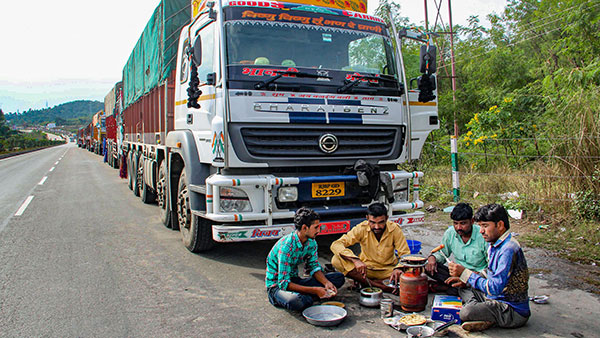 கண் தெரியாமல் லாரியை ஓட்டும் டிரைவர்கள்! டாக்டர்கள் நடத்திய ஆய்வில் வெளியான அதிர்ச்சி தகவல்! கண் தெரியாமல் லாரியை ஓட்டும் டிரைவர்கள்! டாக்டர்கள் நடத்திய ஆய்வில் வெளியான அதிர்ச்சி தகவல்!