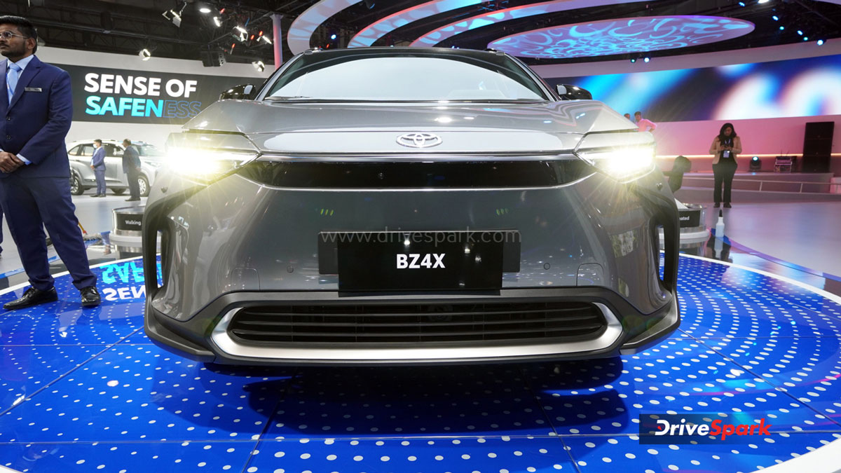 Toyota To Develop Electric Car With 1000 KiloMeters Range On A Full ...