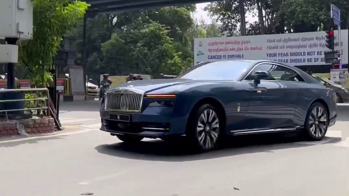 Rolls Royce Spectre Spotted In Chennai சென்னையில் சுத்தும் 11 கோடி