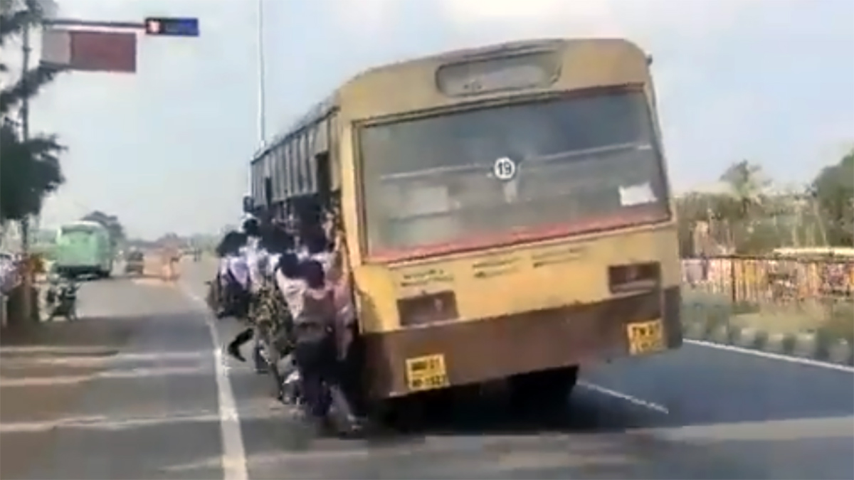 Footboard Riding in Buses பஸ் படிக்கட்டுல தொங்கிட்டு போறத பத்தி தான்