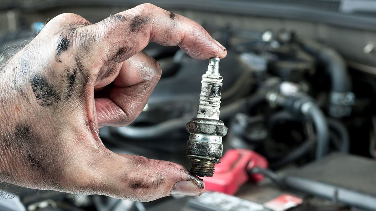 Spark Plug Replacement இந்தியாவில் புதிய ஸ்பார்க் பிளக்குகள் மூலம் கார் மைலேஜை மேம்படுத்துதல்