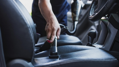 உங்க காரை சிறப்பாக வேக்கம் கிளீனிங் செய்வது எப்படி? 